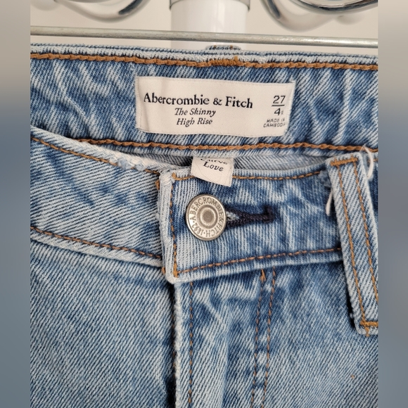ABERCROMBIE & FITCH // The Skinny High Rise Curve Love - Picture 2 of 4